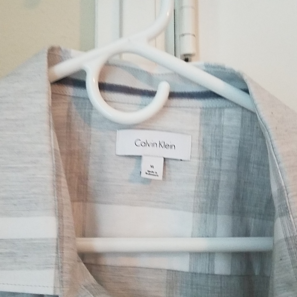 Mens button down - Picture 2 of 2